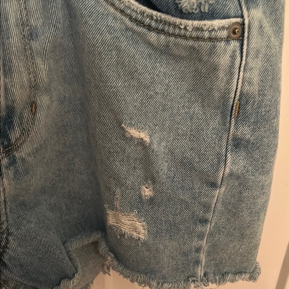 Chelsea Blue Distressed Jean Shorts with Frayed Hem - Picture 5 of 11